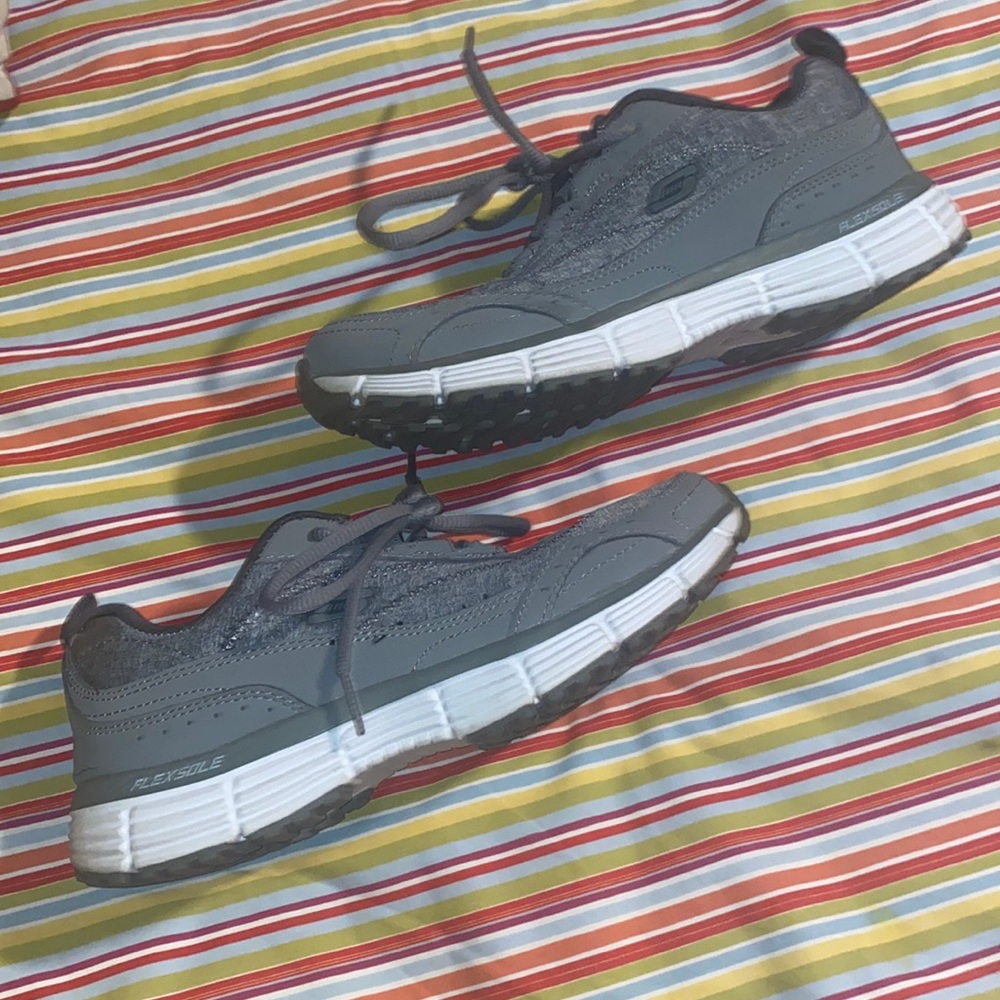 Sketcher sport shoes (527)
